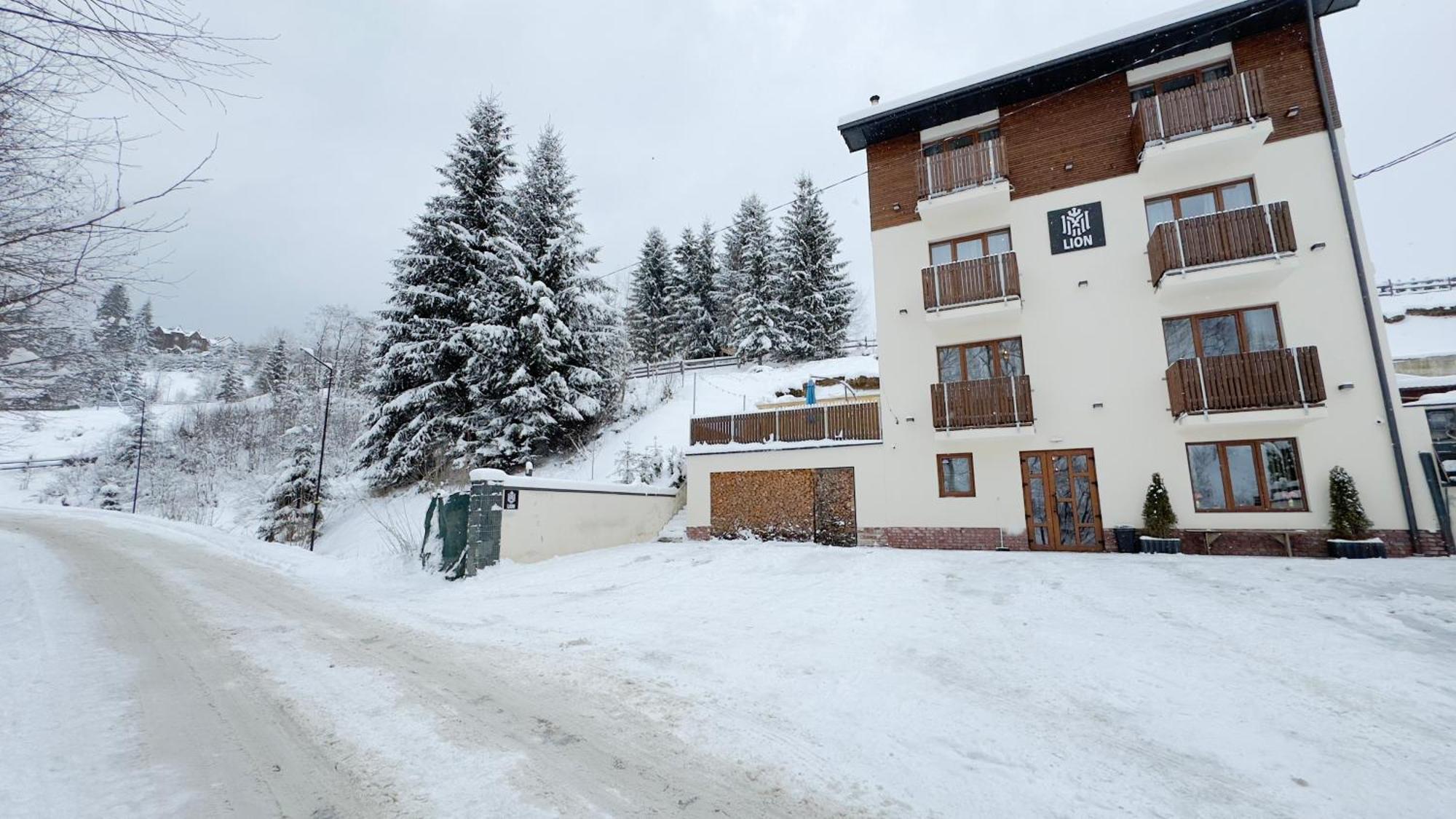 Hotel Lion Bukovel Exterior foto